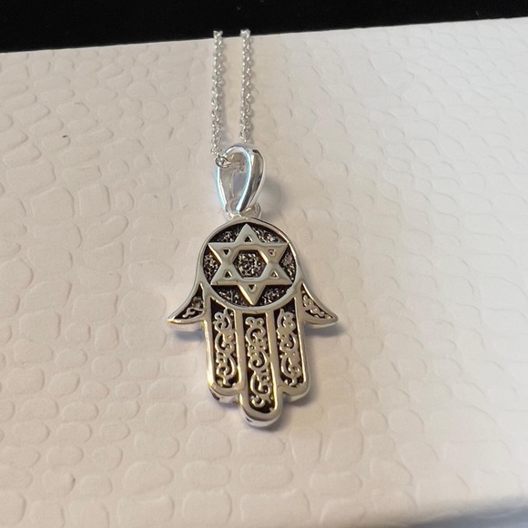 925 Sterling Silver. Hamsa. Necklace - Picture 4 of 7